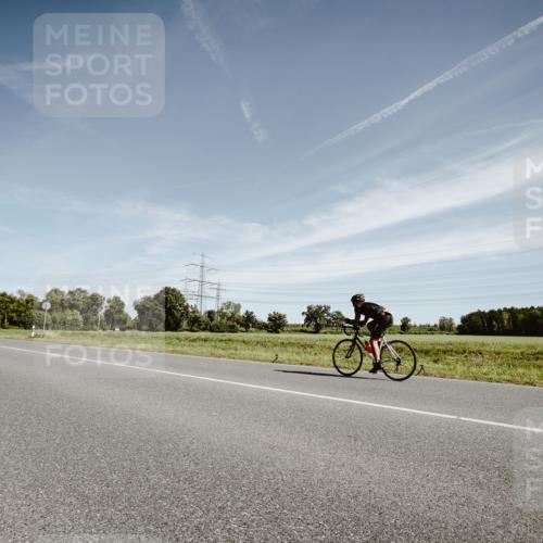 07.09.2025 - 19. Norderstedt Triathlon Michael Burmester http://msf.ph/oto/8855342 07.09.2025 12:06:48 Radfahren 184, 243 meine-sportfotos.de