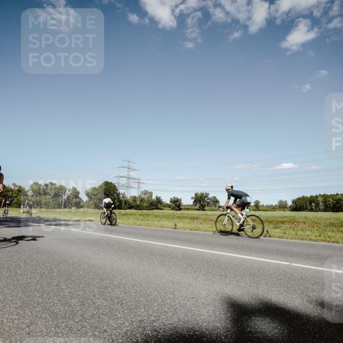 07.09.2025 - 19. Norderstedt Triathlon Michael Burmester http://msf.ph/oto/8855344 07.09.2025 15:10:47 Radfahren 475, 946, 967 meine-sportfotos.de