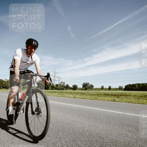 07.09.2025 - 19. Norderstedt Triathlon Michael Burmester http://msf.ph/oto/8855373 07.09.2025 12:07:12 Radfahren 164, 176, 709, 778, 828 meine-sportfotos.de