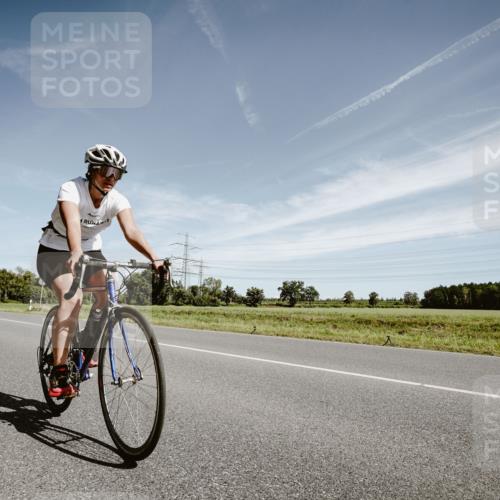 07.09.2025 - 19. Norderstedt Triathlon Michael Burmester http://msf.ph/oto/8855403 07.09.2025 12:07:27 Radfahren 1277 meine-sportfotos.de