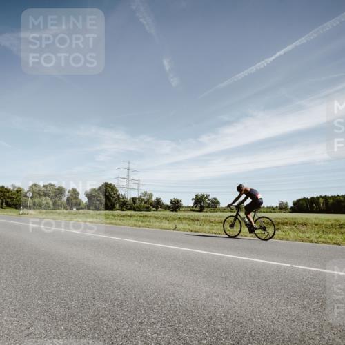 07.09.2025 - 19. Norderstedt Triathlon Michael Burmester http://msf.ph/oto/8855407 07.09.2025 12:07:29 Radfahren 1277 meine-sportfotos.de