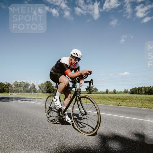 07.09.2025 - 19. Norderstedt Triathlon Michael Burmester http://msf.ph/oto/8855412 07.09.2025 15:11:39 Radfahren 949 meine-sportfotos.de