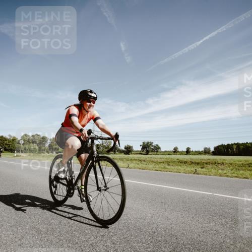 07.09.2025 - 19. Norderstedt Triathlon Michael Burmester http://msf.ph/oto/8855413 07.09.2025 12:07:35 Radfahren 151, 273, 748 meine-sportfotos.de