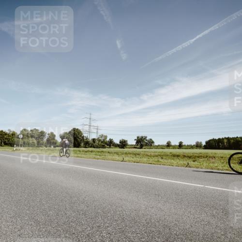 07.09.2025 - 19. Norderstedt Triathlon Michael Burmester http://msf.ph/oto/8855423 07.09.2025 12:07:40 Radfahren 151, 748, 838 meine-sportfotos.de