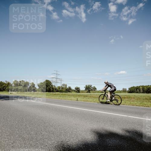 07.09.2025 - 19. Norderstedt Triathlon Michael Burmester http://msf.ph/oto/8855442 07.09.2025 15:12:14 Radfahren 441, 461 meine-sportfotos.de