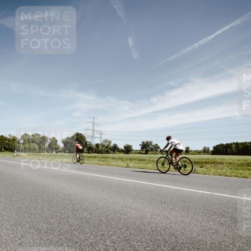 07.09.2025 - 19. Norderstedt Triathlon Michael Burmester http://msf.ph/oto/8855478 07.09.2025 12:08:18 Radfahren 218, 1397 meine-sportfotos.de
