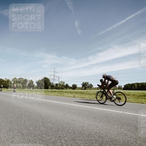 07.09.2025 - 19. Norderstedt Triathlon Michael Burmester http://msf.ph/oto/8855492 07.09.2025 12:08:23 Radfahren 208, 287, 1338 meine-sportfotos.de