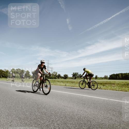 07.09.2025 - 19. Norderstedt Triathlon Michael Burmester http://msf.ph/oto/8855502 07.09.2025 12:08:24 Radfahren 208, 287, 1246, 1338 meine-sportfotos.de