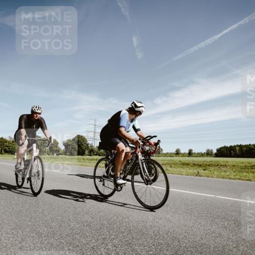 07.09.2025 - 19. Norderstedt Triathlon Michael Burmester http://msf.ph/oto/8855518 07.09.2025 12:08:29 Radfahren 757, 824, 1246, 1367 meine-sportfotos.de