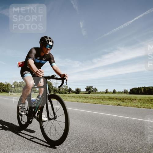 07.09.2025 - 19. Norderstedt Triathlon Michael Burmester http://msf.ph/oto/8855522 07.09.2025 12:08:32 Radfahren 757, 824, 1367, 1371 meine-sportfotos.de