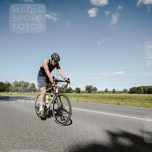 07.09.2025 - 19. Norderstedt Triathlon Michael Burmester http://msf.ph/oto/8855523 07.09.2025 15:13:09 Radfahren 460, 1408 meine-sportfotos.de