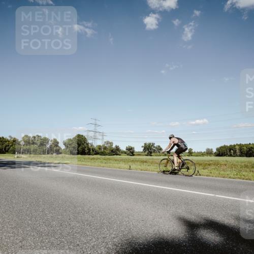 07.09.2025 - 19. Norderstedt Triathlon Michael Burmester http://msf.ph/oto/8855537 07.09.2025 15:13:14 Radfahren 439, 447 meine-sportfotos.de