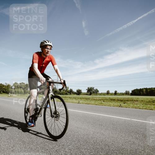07.09.2025 - 19. Norderstedt Triathlon Michael Burmester http://msf.ph/oto/8855539 07.09.2025 12:08:42 Radfahren 807, 808, 1268, 1382 meine-sportfotos.de