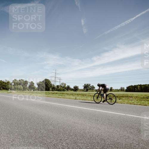 07.09.2025 - 19. Norderstedt Triathlon Michael Burmester http://msf.ph/oto/8855572 07.09.2025 12:08:59 Radfahren 725, 779 meine-sportfotos.de