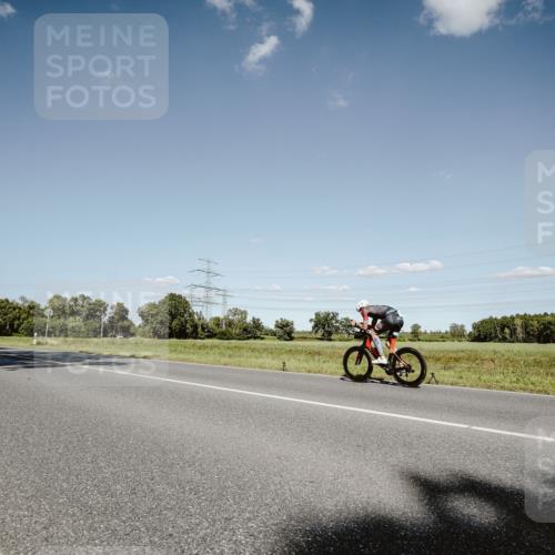 07.09.2025 - 19. Norderstedt Triathlon Michael Burmester http://msf.ph/oto/8855608 07.09.2025 15:14:13 Radfahren 425 meine-sportfotos.de