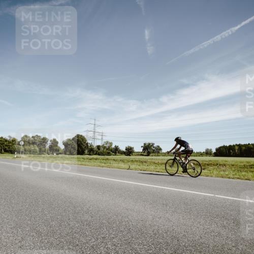 07.09.2025 - 19. Norderstedt Triathlon Michael Burmester http://msf.ph/oto/8855609 07.09.2025 12:09:25 Radfahren 1346 meine-sportfotos.de