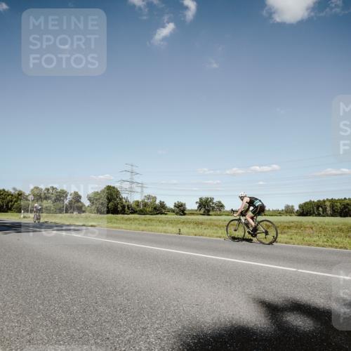 07.09.2025 - 19. Norderstedt Triathlon Michael Burmester http://msf.ph/oto/8855614 07.09.2025 15:14:15 Radfahren 425 meine-sportfotos.de