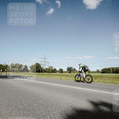 07.09.2025 - 19. Norderstedt Triathlon Michael Burmester http://msf.ph/oto/8855644 07.09.2025 15:14:37 Radfahren 450 meine-sportfotos.de