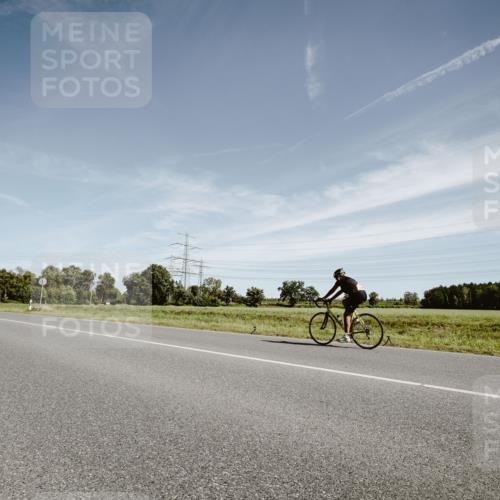 07.09.2025 - 19. Norderstedt Triathlon Michael Burmester http://msf.ph/oto/8855669 07.09.2025 12:10:07 Radfahren 1249 meine-sportfotos.de