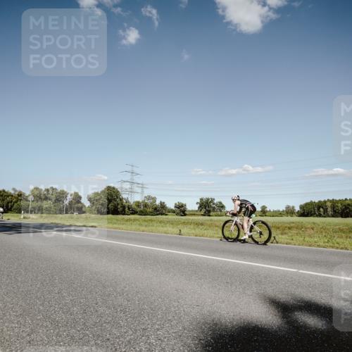 07.09.2025 - 19. Norderstedt Triathlon Michael Burmester http://msf.ph/oto/8855698 07.09.2025 15:15:05 Radfahren 1422 meine-sportfotos.de