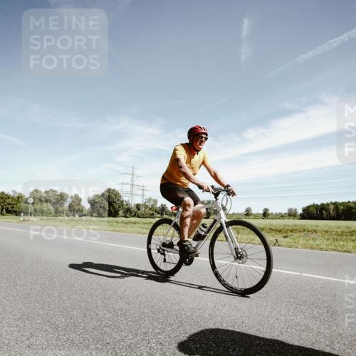 07.09.2025 - 19. Norderstedt Triathlon Michael Burmester http://msf.ph/oto/8855787 07.09.2025 12:11:10 Radfahren 234, 259, 762, 857 meine-sportfotos.de