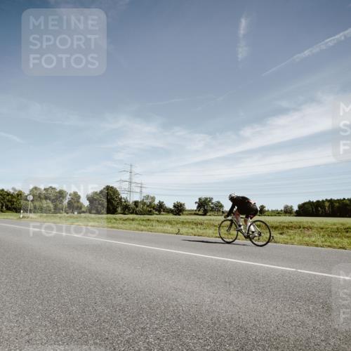 07.09.2025 - 19. Norderstedt Triathlon Michael Burmester http://msf.ph/oto/8855791 07.09.2025 12:11:12 Radfahren 234, 762, 857 meine-sportfotos.de