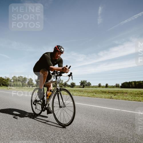 07.09.2025 - 19. Norderstedt Triathlon Michael Burmester http://msf.ph/oto/8855797 07.09.2025 12:11:18 Radfahren 165, 835, 1379 meine-sportfotos.de