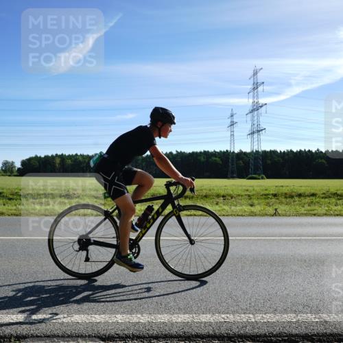 07.09.2025 - 19. Norderstedt Triathlon Michael Burmester http://msf.ph/oto/8855801 07.09.2025 10:40:16 Radfahren 64, 637, 678 meine-sportfotos.de
