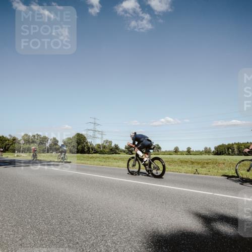 07.09.2025 - 19. Norderstedt Triathlon Michael Burmester http://msf.ph/oto/8855802 07.09.2025 15:16:09 Radfahren 909 meine-sportfotos.de