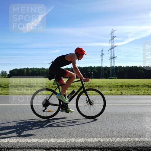 07.09.2025 - 19. Norderstedt Triathlon Michael Burmester http://msf.ph/oto/8855805 07.09.2025 10:40:18 Radfahren 64, 637, 678 meine-sportfotos.de