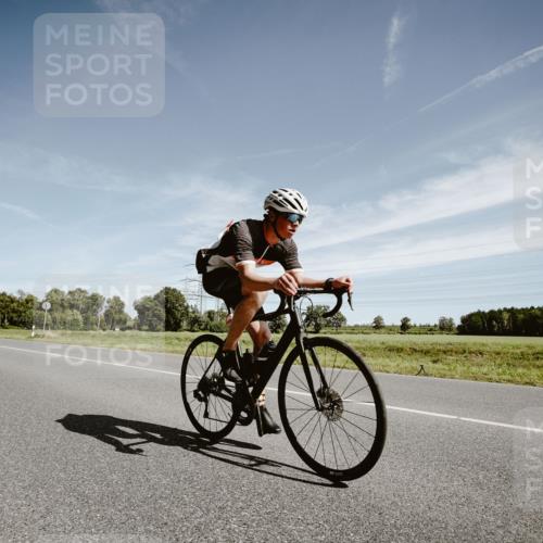 07.09.2025 - 19. Norderstedt Triathlon Michael Burmester http://msf.ph/oto/8855824 07.09.2025 12:11:39 Radfahren 758, 1300 meine-sportfotos.de