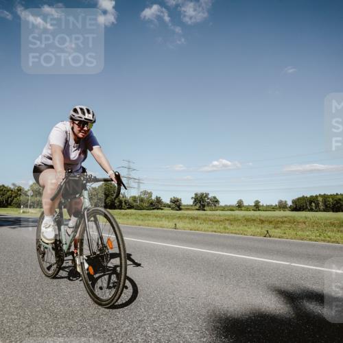 07.09.2025 - 19. Norderstedt Triathlon Michael Burmester http://msf.ph/oto/8855833 07.09.2025 15:16:39 Radfahren 944 meine-sportfotos.de