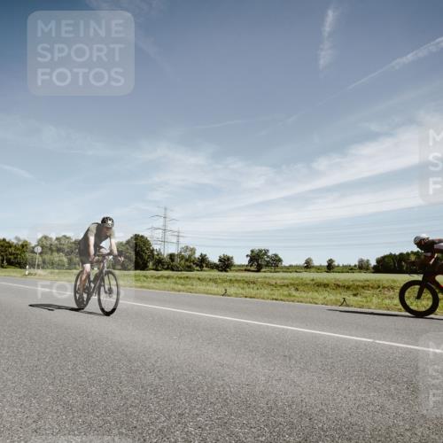 07.09.2025 - 19. Norderstedt Triathlon Michael Burmester http://msf.ph/oto/8855855 07.09.2025 12:11:52 Radfahren 1350, 1351, 1381 meine-sportfotos.de