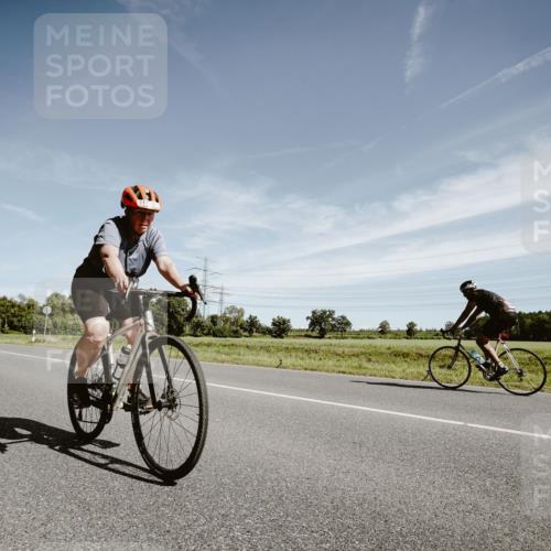 07.09.2025 - 19. Norderstedt Triathlon Michael Burmester http://msf.ph/oto/8855875 07.09.2025 12:12:06 Radfahren 217 meine-sportfotos.de