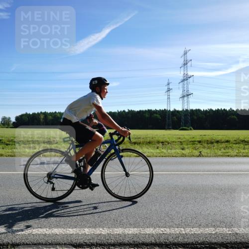 07.09.2025 - 19. Norderstedt Triathlon Michael Burmester http://msf.ph/oto/8855884 07.09.2025 10:42:32 Radfahren 107, 689 meine-sportfotos.de
