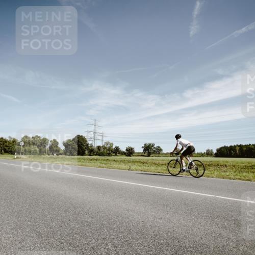 07.09.2025 - 19. Norderstedt Triathlon Michael Burmester http://msf.ph/oto/8855888 07.09.2025 12:12:14 Radfahren 261 meine-sportfotos.de