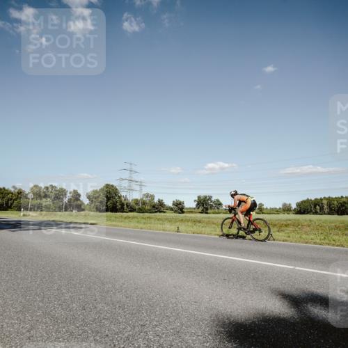 07.09.2025 - 19. Norderstedt Triathlon Michael Burmester http://msf.ph/oto/8855900 07.09.2025 15:17:17 Radfahren 1545 meine-sportfotos.de