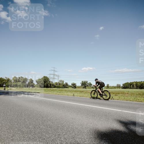 07.09.2025 - 19. Norderstedt Triathlon Michael Burmester http://msf.ph/oto/8855981 07.09.2025 15:17:55 Radfahren 884 meine-sportfotos.de