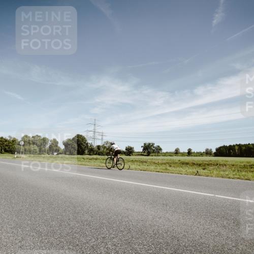 07.09.2025 - 19. Norderstedt Triathlon Michael Burmester http://msf.ph/oto/8855983 07.09.2025 12:13:29 Radfahren 216 meine-sportfotos.de