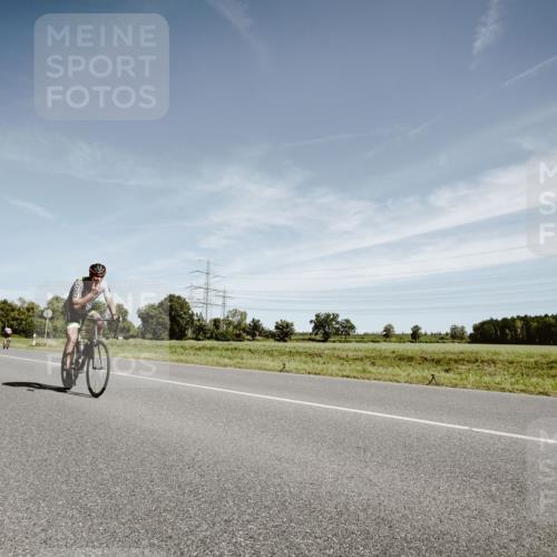 07.09.2025 - 19. Norderstedt Triathlon Michael Burmester http://msf.ph/oto/8855993 07.09.2025 12:13:39 Radfahren 898 meine-sportfotos.de