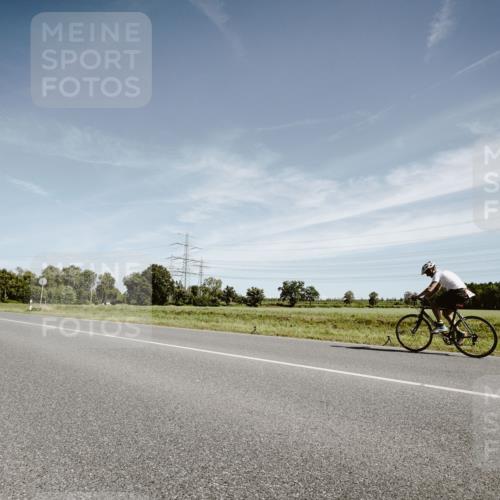 07.09.2025 - 19. Norderstedt Triathlon Michael Burmester http://msf.ph/oto/8856003 07.09.2025 12:13:43 Radfahren 1231 meine-sportfotos.de