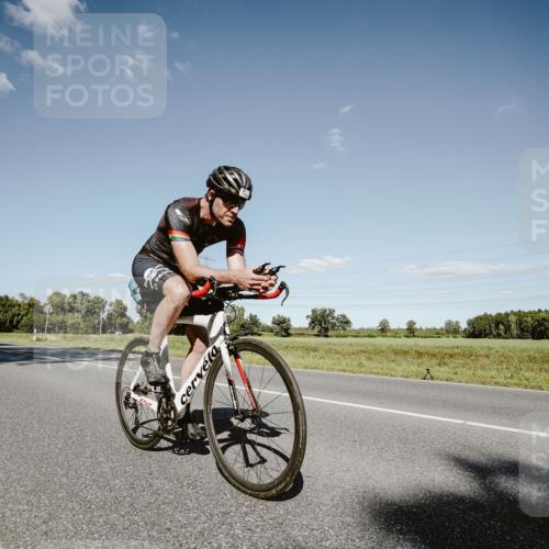 07.09.2025 - 19. Norderstedt Triathlon Michael Burmester http://msf.ph/oto/8856024 07.09.2025 15:18:34 Radfahren 1409 meine-sportfotos.de