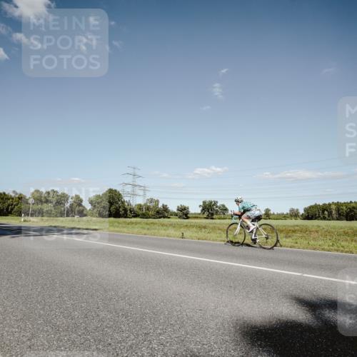 07.09.2025 - 19. Norderstedt Triathlon Michael Burmester http://msf.ph/oto/8856028 07.09.2025 15:18:36 Radfahren 1409 meine-sportfotos.de