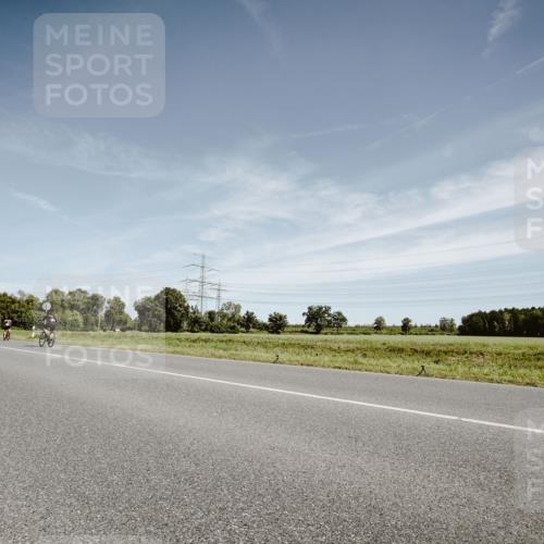 07.09.2025 - 19. Norderstedt Triathlon Michael Burmester http://msf.ph/oto/8856036 07.09.2025 12:14:13 Radfahren 695 meine-sportfotos.de