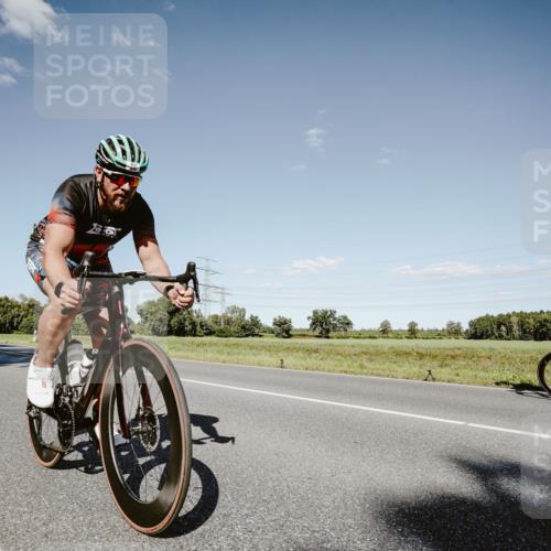 07.09.2025 - 19. Norderstedt Triathlon Michael Burmester http://msf.ph/oto/8856055 07.09.2025 15:18:59 Radfahren 870 meine-sportfotos.de