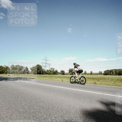07.09.2025 - 19. Norderstedt Triathlon Michael Burmester http://msf.ph/oto/8856058 07.09.2025 15:19:00 Radfahren 870 meine-sportfotos.de