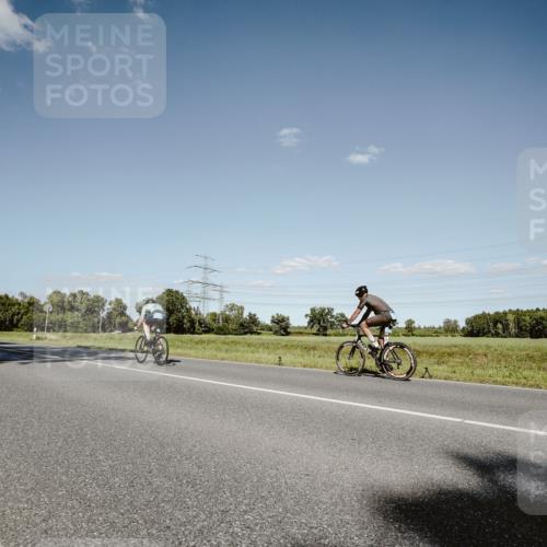 07.09.2025 - 19. Norderstedt Triathlon Michael Burmester http://msf.ph/oto/8856110 07.09.2025 15:19:27 Radfahren 438, 442 meine-sportfotos.de