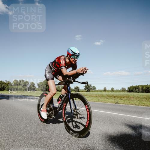 07.09.2025 - 19. Norderstedt Triathlon Michael Burmester http://msf.ph/oto/8856117 07.09.2025 15:19:30 Radfahren 438, 442, 1528 meine-sportfotos.de