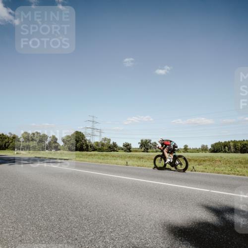 07.09.2025 - 19. Norderstedt Triathlon Michael Burmester http://msf.ph/oto/8856124 07.09.2025 15:19:33 Radfahren 438, 1522, 1528 meine-sportfotos.de