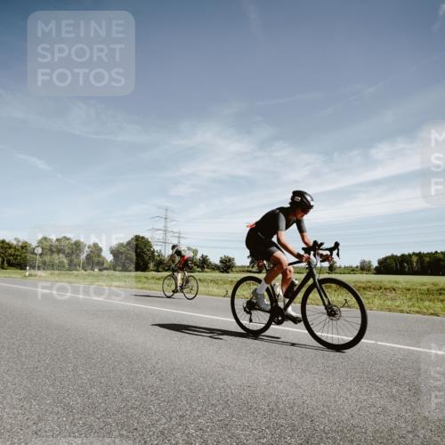 07.09.2025 - 19. Norderstedt Triathlon Michael Burmester http://msf.ph/oto/8856136 07.09.2025 12:15:09 Radfahren 192, 258 meine-sportfotos.de